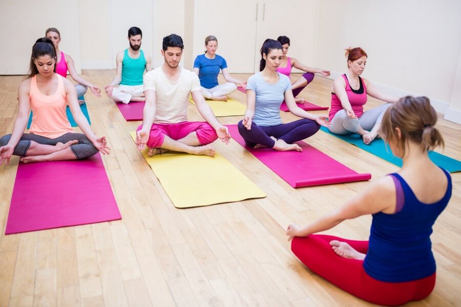 curso deportivo de monitor de yoga